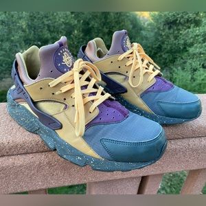 Men’s Nike Air Huarache Premium Elemental Gold 704830-012 Size 12